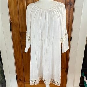 Wrangler White midi Dress 3/4 sleeve lace trim medium flowy scoop neck